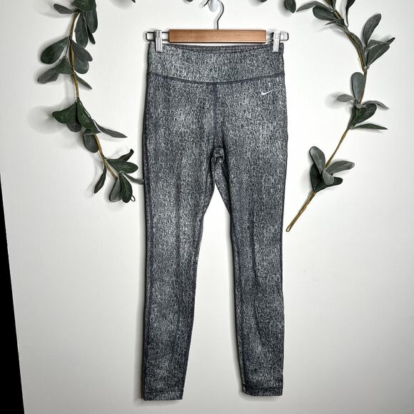 Nike Patterned Leggings LAST CALL - Picture 1 of 5